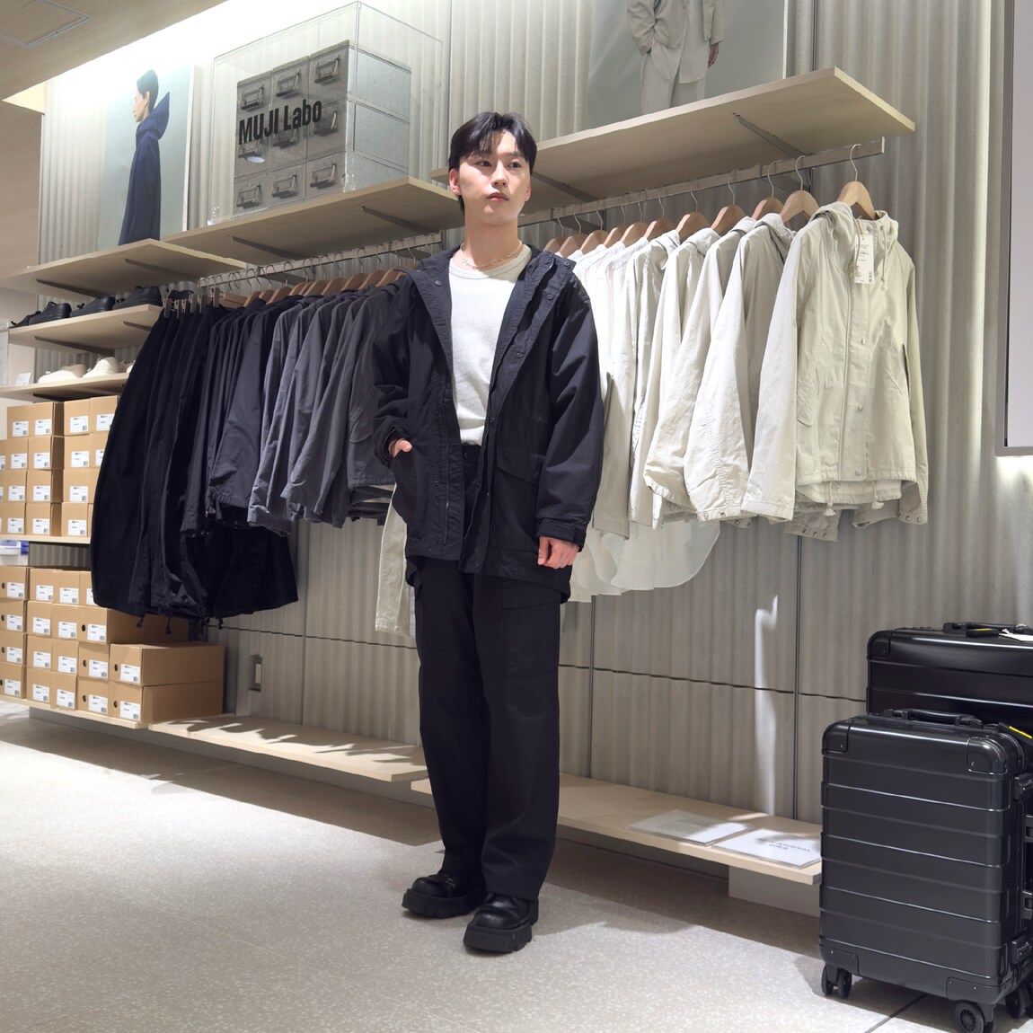 新宿靖国通り】身長177cm｜無印良品 新宿靖国通り